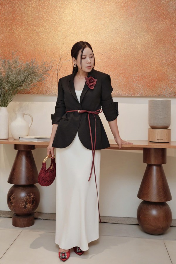 Thời trang Việt tối giản