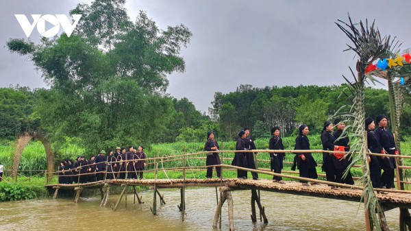 Tìm nhau trong điệu hát Sli