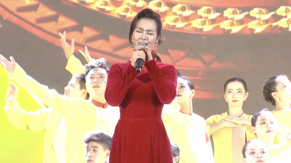 Võ Hạ Trâm, Hiền Thục biểu diễn chương trình họp mặt kiều bào mừng Xuân Bính Ngọ