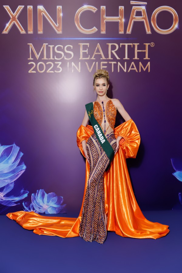 90 thí sinh Miss Earth 2023 ra mắt khán giả Việt Nam, khoe nhan sắc quyến rũ với trang phục dạ hội