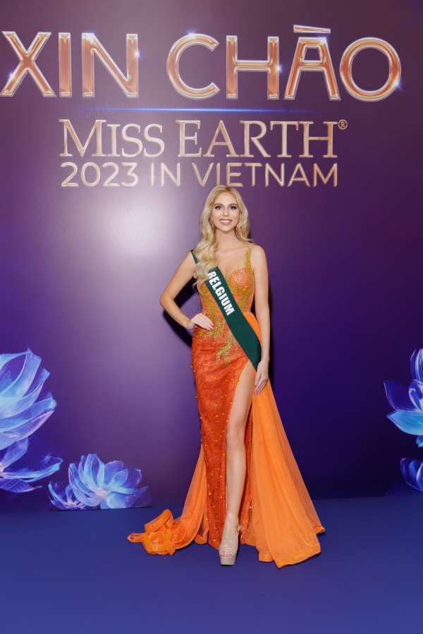 90 thí sinh Miss Earth 2023 ra mắt khán giả Việt Nam, khoe nhan sắc quyến rũ với trang phục dạ hội