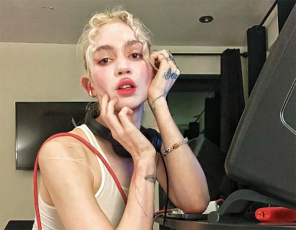 Ca sĩ Grimes từng Ca sĩ Grimes từng