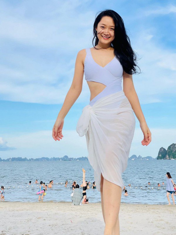 Người đẹp khiến Mai Phương Thúy trầm trồ, U40 gương mặt vẫn như hồi lớp 7