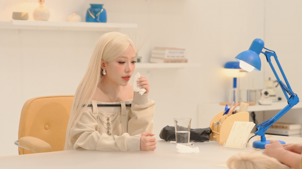 Nữ ca sĩ 9X nghẹn ngào trải lòng về loạt biến cố mất 5 người thân