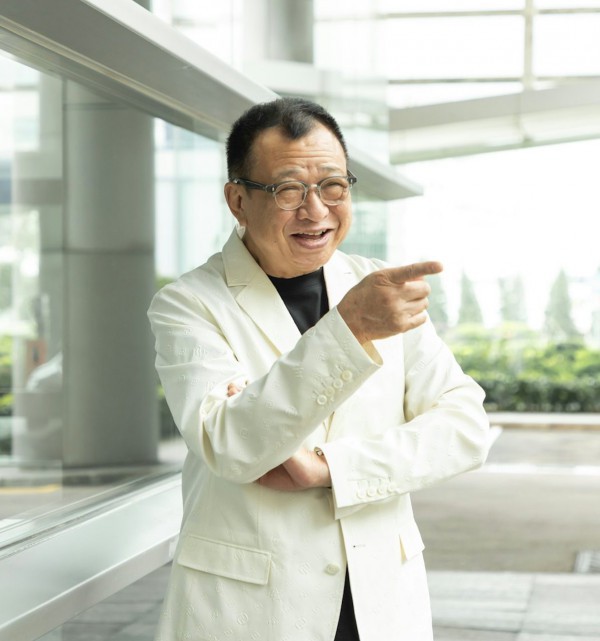 Xa Thi Mạn và loạt nghệ sĩ Hồng Kông bùi ngùi tưởng nhớ Hứa Thiệu Hùng Xa Thi Mạn và loạt nghệ sĩ Hồng Kông bùi ngùi tưởng nhớ Hứa Thiệu Hùng