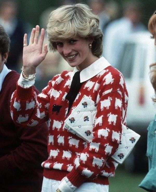 Chuyện thú vị về chiếc áo len đạt kỷ lục đấu giá của Công nương Diana