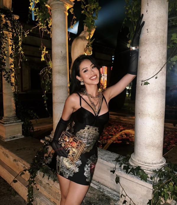 Fashionista Tiên Nguyễn quyến rũ trong sự kiện thời trang tại Ý