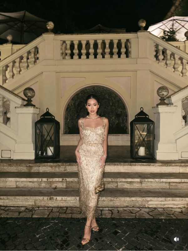 Fashionista Tiên Nguyễn quyến rũ trong sự kiện thời trang tại Ý