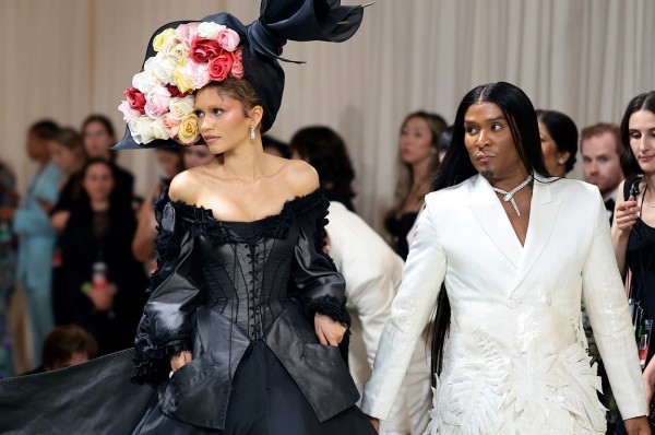 Hé lộ lý do Zendaya “cạch mặt” Dior, Gucci...
