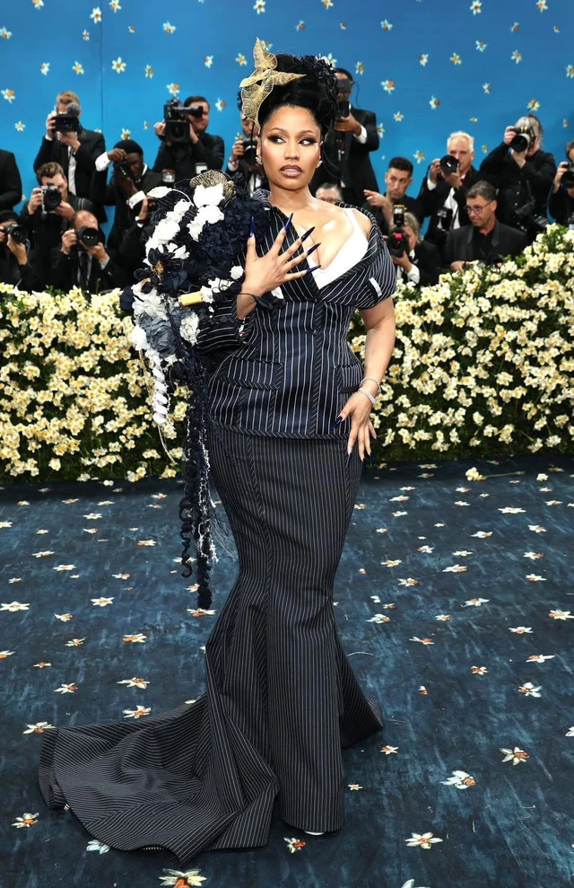 Những bộ váy khiến người xem không thể rời mắt tại thảm đỏ Met Gala 2025