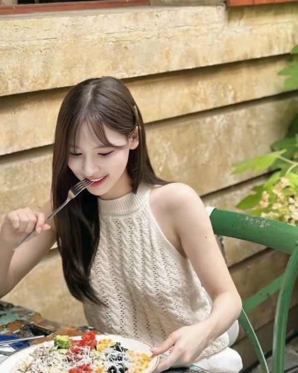 Những kiểu áo tôn dáng, mát mẻ cho ngày nắng nóng