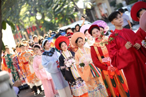 Nở rộ lễ hội thời trang đường phố