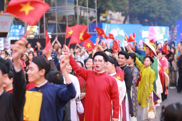 Nở rộ lễ hội thời trang đường phố