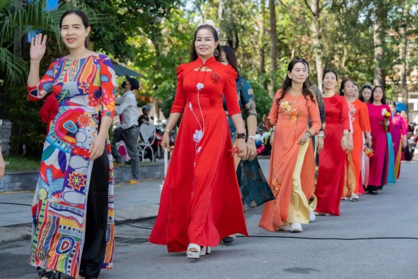 Nở rộ lễ hội thời trang đường phố