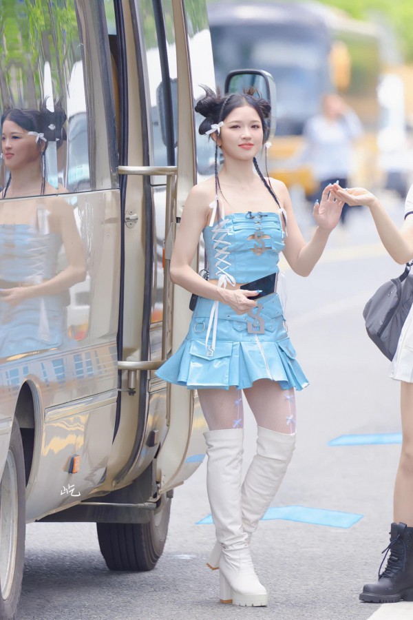 Thời trang của Suni Hạ Linh tại Đạp gió 2024