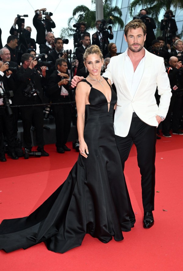 Đường Yên diện váy đính toàn pha lê xa xỉ tại thảm đỏ LHP Cannes 2024