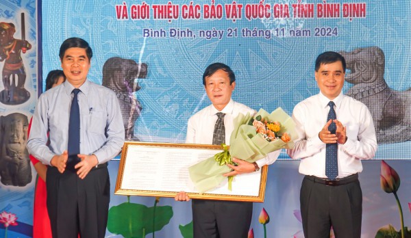 13 bảo vật quốc gia ở Bình Định là hiện vật gốc, độc bản 13 bảo vật quốc gia ở Bình Định là hiện vật gốc, độc bản