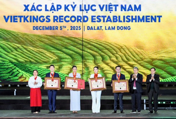 Biểu diễn nghệ thuật tại Lễ hội trà quốc tế thu hút hơn 15.000 người