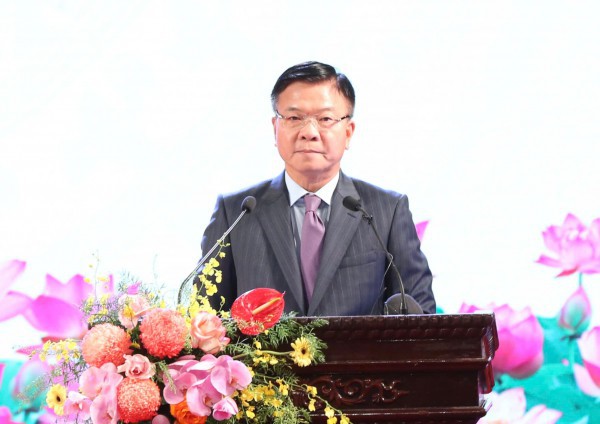 Bộ trưởng Bộ VH-TT-DL: 