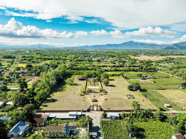 Bóng dáng Champa trong hồn thơ Bàn Thành tứ hữu
