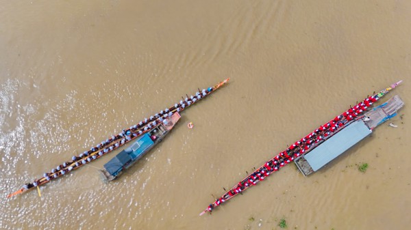 Cận cảnh đua ghe ngo tại lễ hội Ooc Om Boc Vĩnh Long