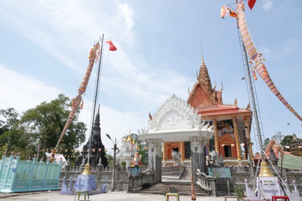 Cặp me cổ thụ hàng trăm năm tuổi - báu vật của ngôi chùa Khmer miền Tây