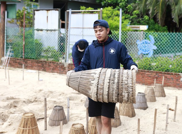 Chạm vào hơi thở đại dương: Hành trình bảo tồn rùa biển của chàng trai Tây Ninh