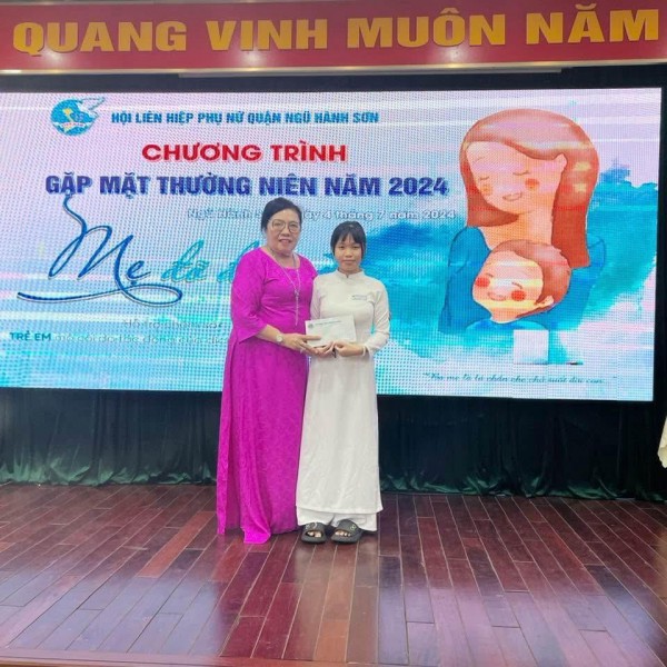 Chân dung nữ anh hùng thiện nguyện Chân dung nữ anh hùng thiện nguyện