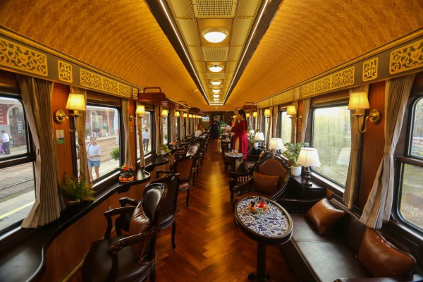 Chuyến tàu di sản miền Trung có gì sau khi được 