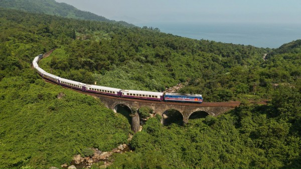 Chuyến tàu di sản miền Trung có gì sau khi được 