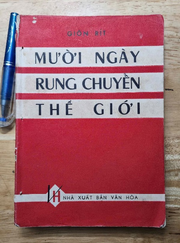 Dệt những sợi vàng: "Cần sách báo hơn lạp sường, bánh quế" Dệt những sợi vàng: "Cần sách báo hơn lạp sường, bánh quế"