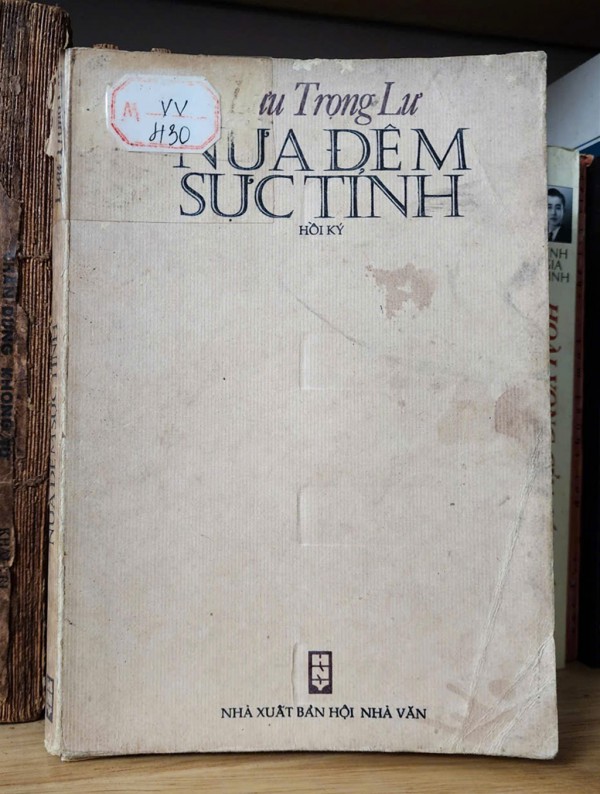 Dệt những sợi vàng: Huy Cận, Nguyễn Xuân Sanh mua sách chịu Dệt những sợi vàng: Huy Cận, Nguyễn Xuân Sanh mua sách chịu
