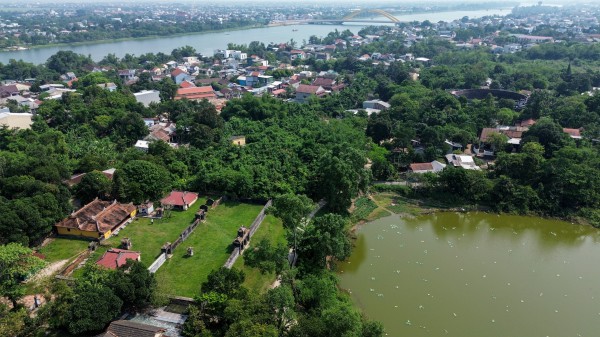 Di tích điện Voi Ré, nơi thờ voi chiến triều Nguyễn, đang xuống cấp