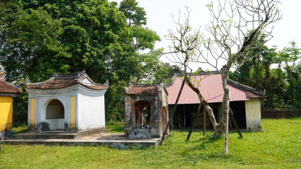 Di tích điện Voi Ré, nơi thờ voi chiến triều Nguyễn, đang xuống cấp