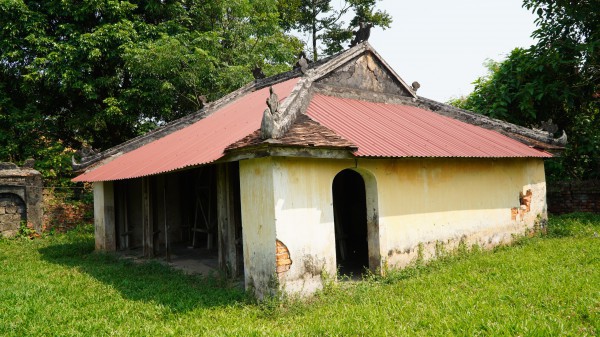 Di tích điện Voi Ré, nơi thờ voi chiến triều Nguyễn, đang xuống cấp