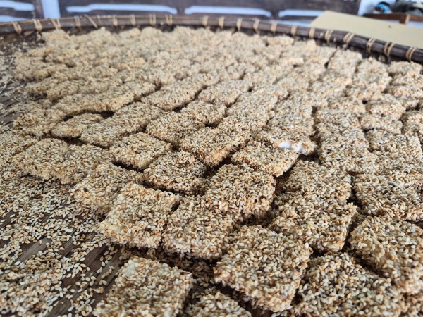 Giữ hương tết xưa: Bánh 