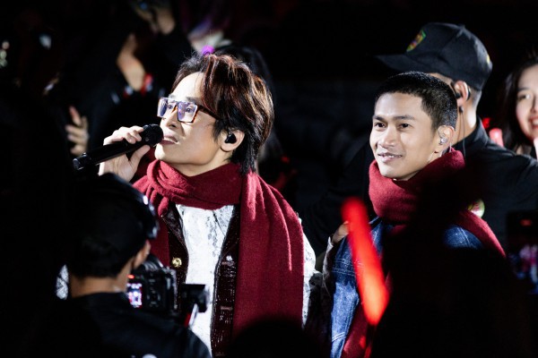 Hà Anh Tuấn trình diễn thăng hoa cùng Hương Tràm, Nguyễn Hùng trong concert 
