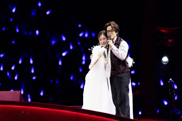 Hà Anh Tuấn trình diễn thăng hoa cùng Hương Tràm, Nguyễn Hùng trong concert 