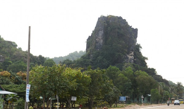 Hà Tiên thập cảnh: Thắng cảnh Thạch Động thôn vân Hà Tiên thập cảnh: Thắng cảnh Thạch Động thôn vân