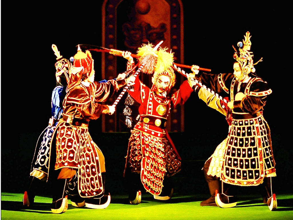 Hát bội... làm tội người ta! Hát bội... làm tội người ta!