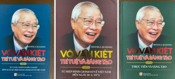 Hội nhà văn TP.HCM trao giải cho tác phẩm viết về cố Thủ tướng Võ Văn Kiệt của nhà văn Hoàng Lại Giang Hội nhà văn TP.HCM trao giải cho tác phẩm viết về cố Thủ tướng Võ Văn Kiệt của nhà văn Hoàng Lại Giang