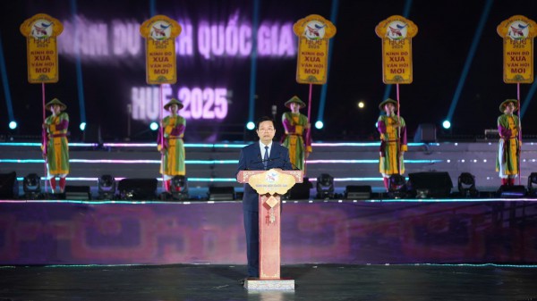 Khai mạc Năm du lịch quốc gia 2025 hoành tráng trên sông Hương Khai mạc Năm du lịch quốc gia 2025 hoành tráng trên sông Hương