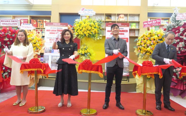 Khai trương nhà sách hiện đại tại Bình Dương