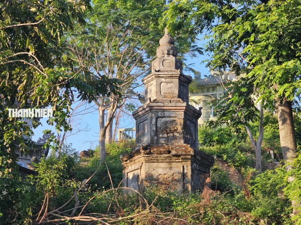 Khám phá ngôi chùa bên núi A Mang với hơn 500 mộ cổ