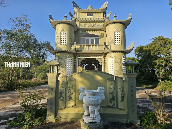 Khám phá ngôi chùa bên núi A Mang với hơn 500 mộ cổ