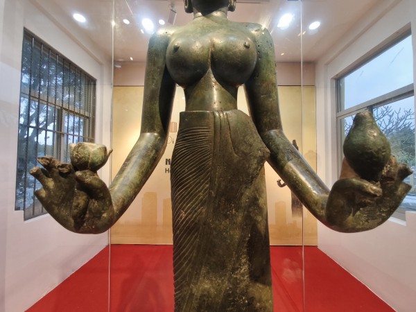 Lần đầu trưng bày bảo vật quốc gia tượng Bồ tát Tara hoàn chỉnh