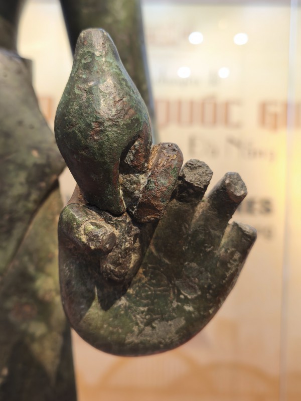 Lần đầu trưng bày bảo vật quốc gia tượng Bồ tát Tara hoàn chỉnh