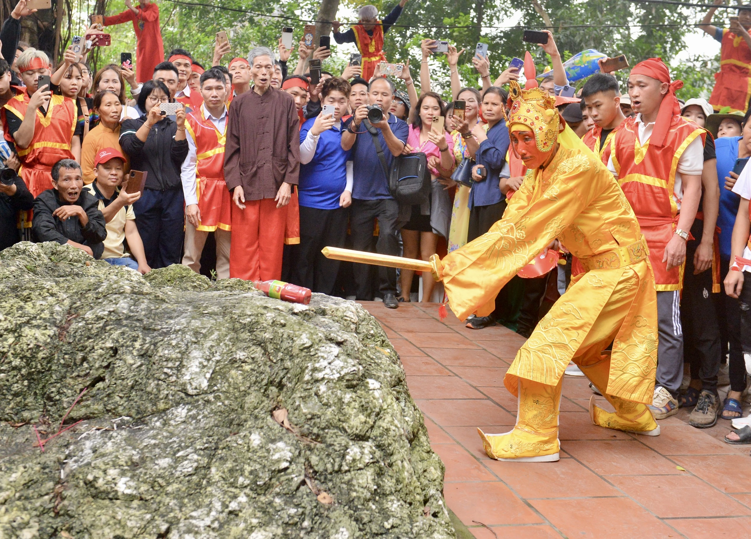 Lễ hội chém bạch kê tinh độc nhất vô nhị ở Hà Nội Lễ hội chém bạch kê tinh độc nhất vô nhị ở Hà Nội