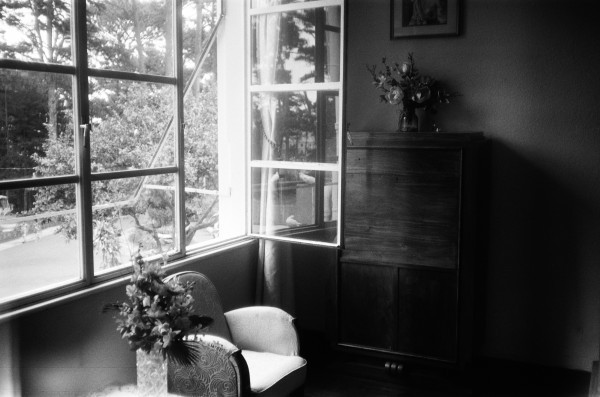 Một không gian dành cho nhiếp ảnh đen trắng thủ công