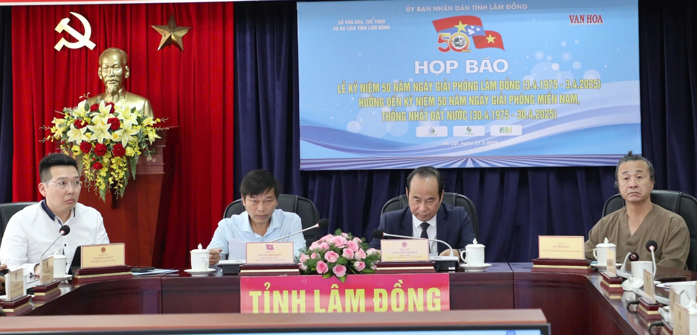Mỹ Linh hát mừng Mỹ Linh hát mừng